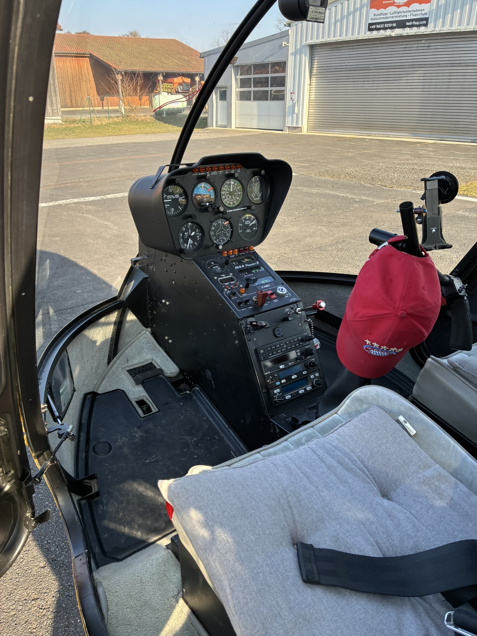 2002 Robinson R44 Raven II, photo 3