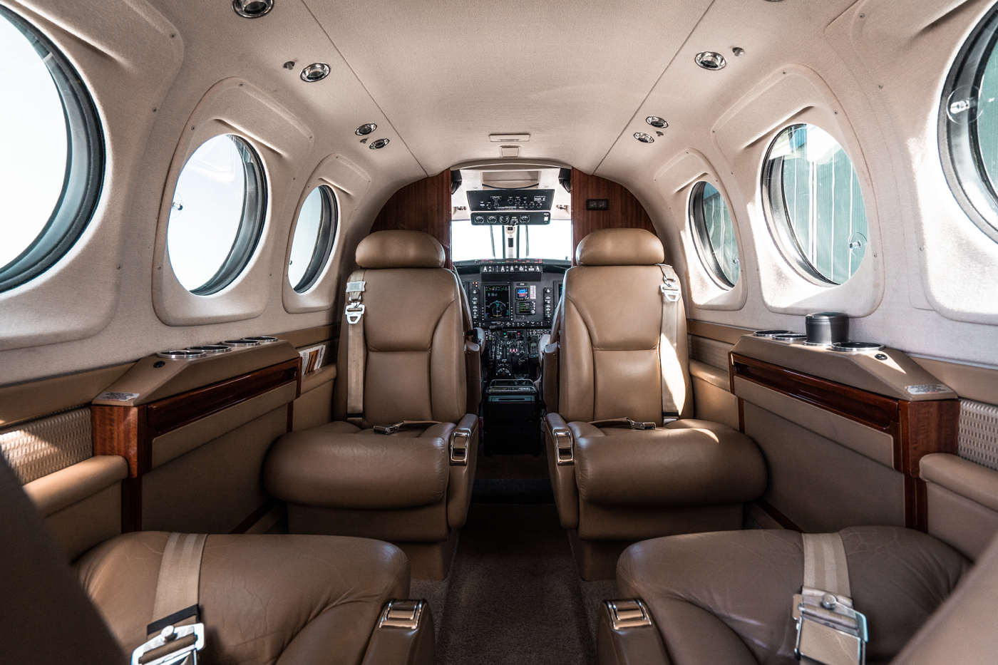 2010 Beechcraft King Air C 90, photo 4
