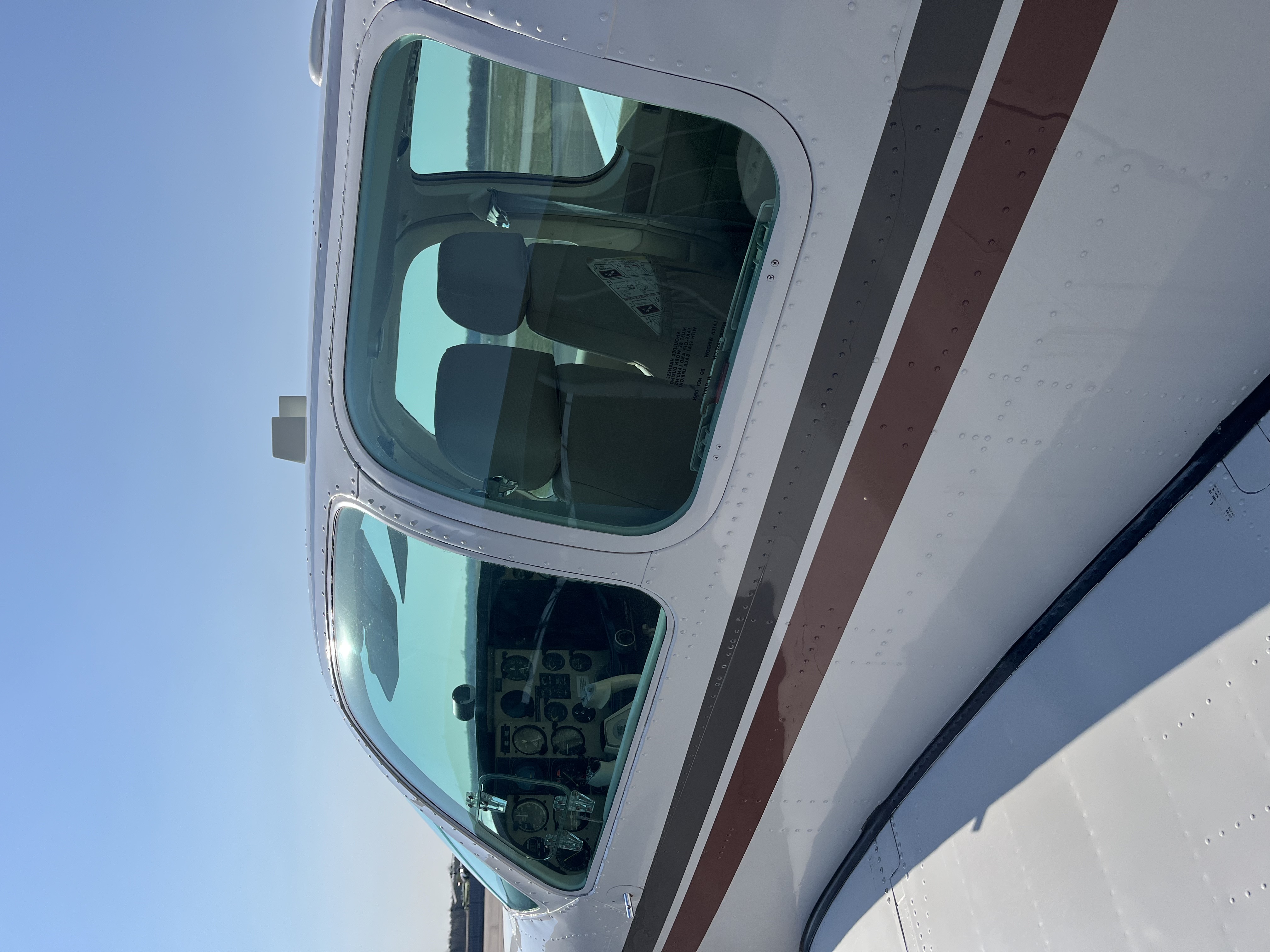 1992 Beechcraft Beech 33 Bonanza F33A, photo 2