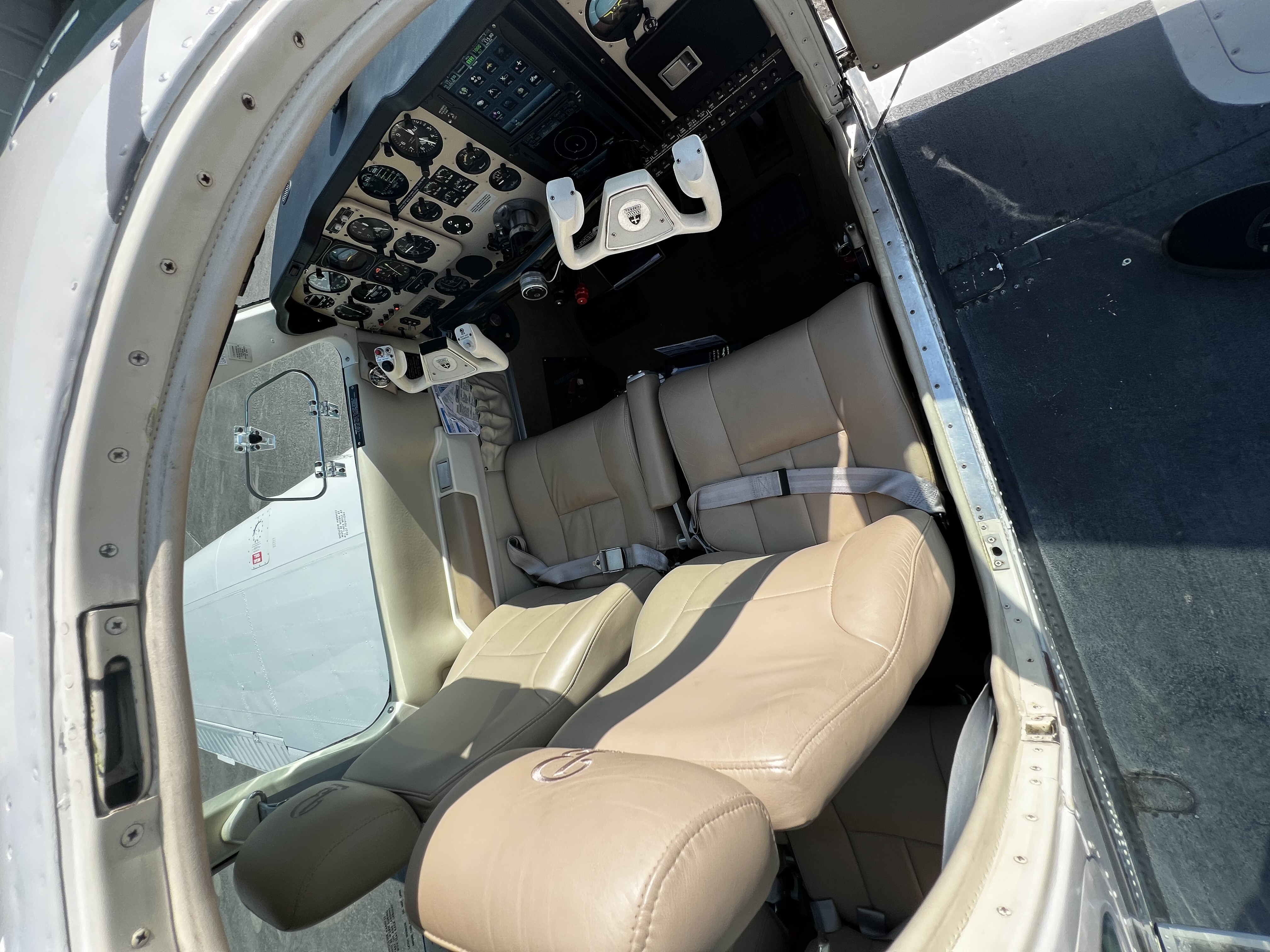 1992 Beechcraft Beech 33 Bonanza F33A, photo 3