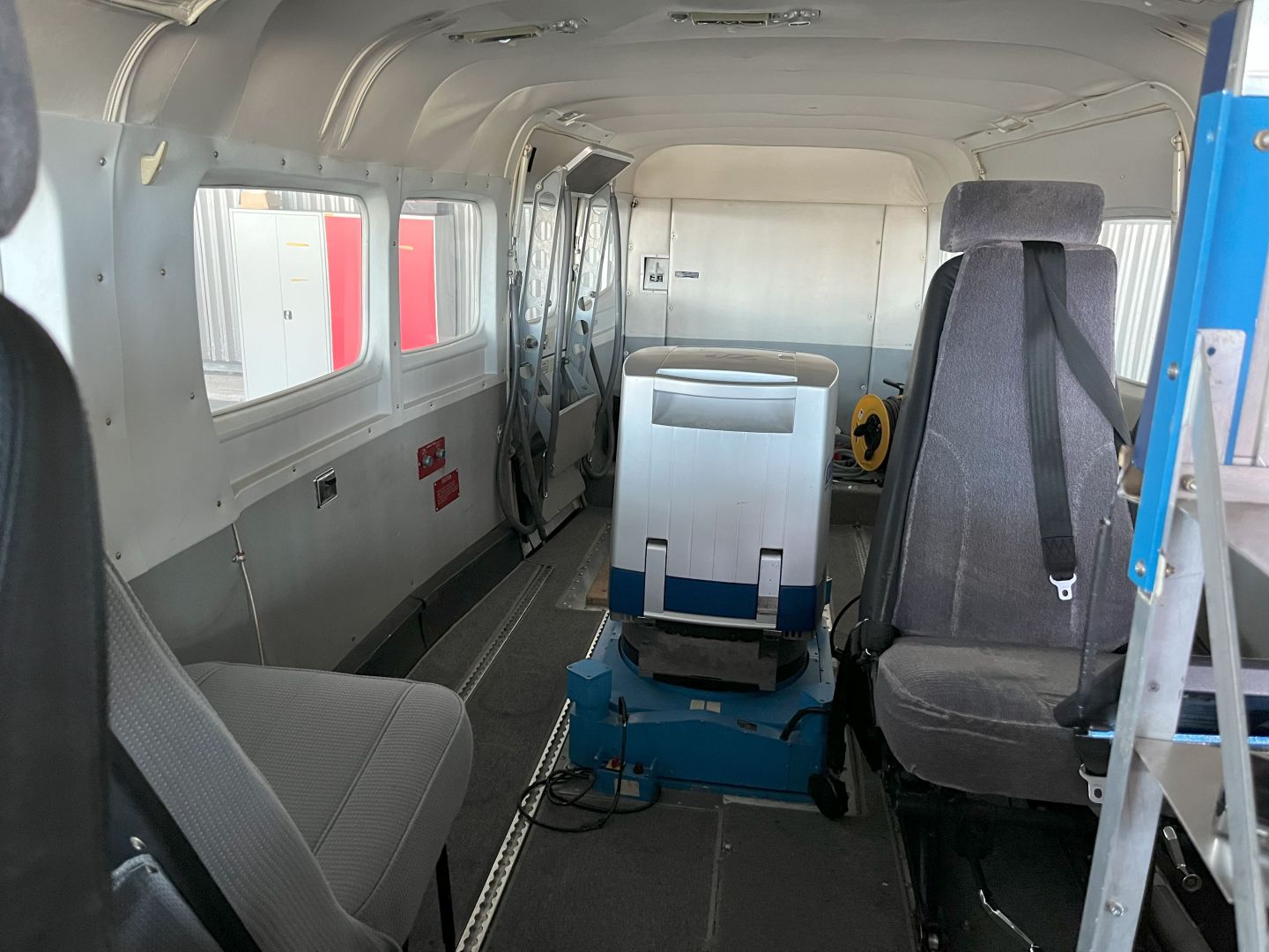 1990 Cessna 208 Caravan, Cargomaster, photo 13