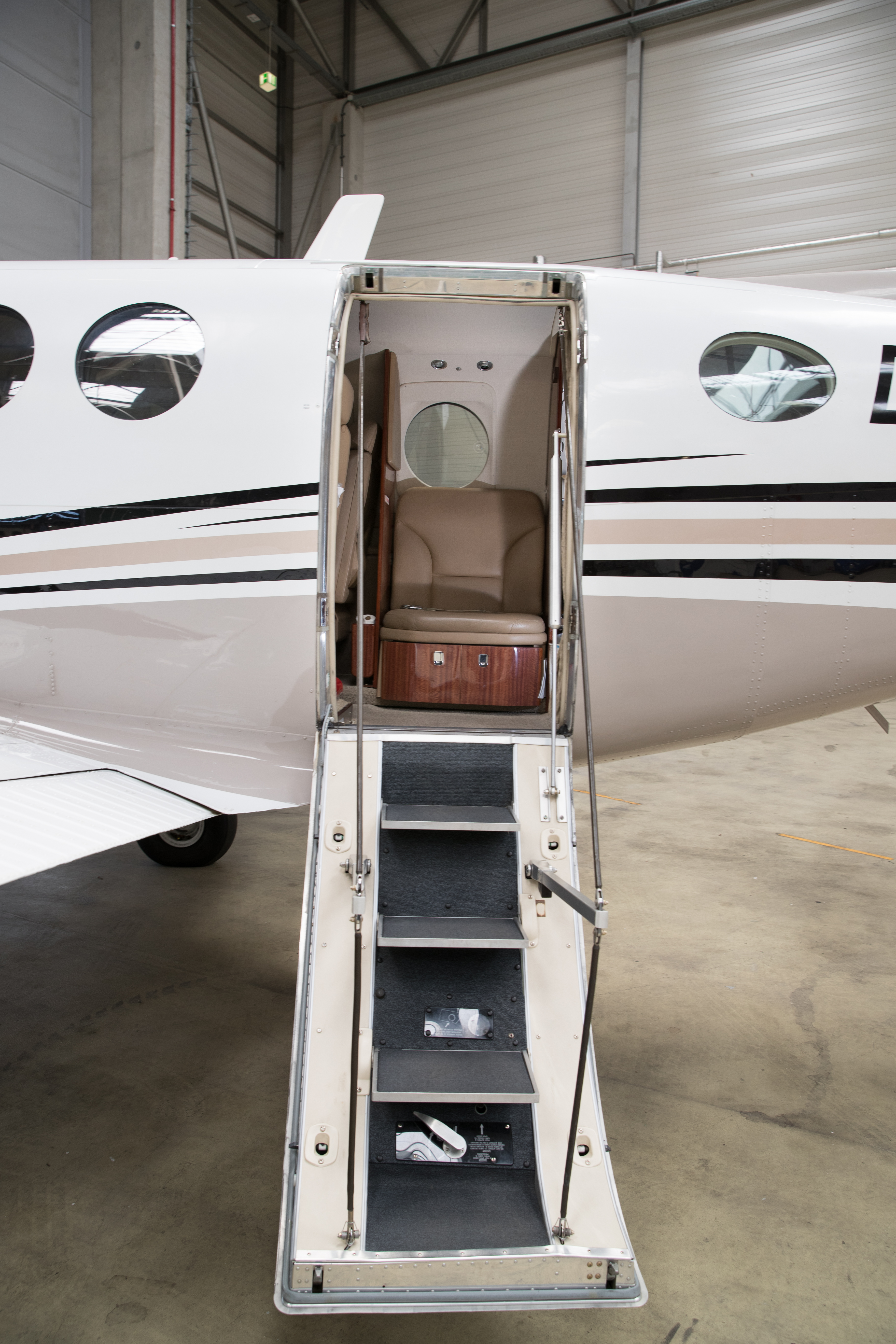 2010 Beechcraft King Air C 90, photo 14
