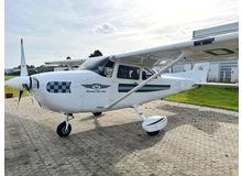 Cessna - 172 Skyhawk - 