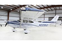 Cessna - 182 Skylane  - T  /  N22952
