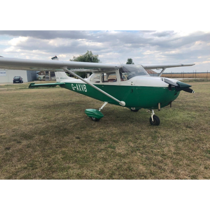 Cessna - 172 Skyhawk - F  /  YR-XVB