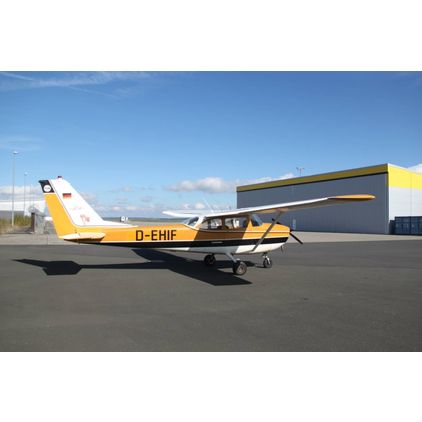 Cessna - 172 Skyhawk - G  /  D-EHIF 