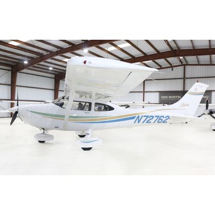 Cessna - 182 Skylane  - S  /  N72762