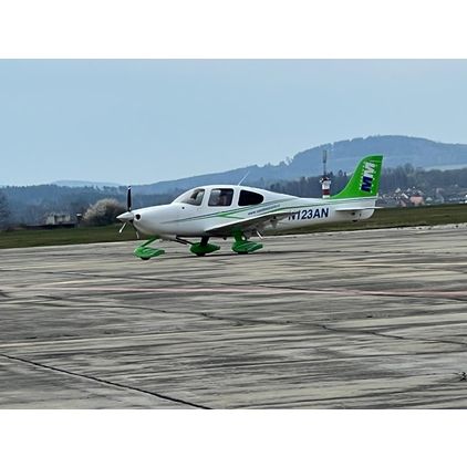 Cirrus - SR20  - N123AN