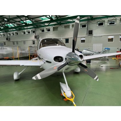 Cirrus - SR22  - 